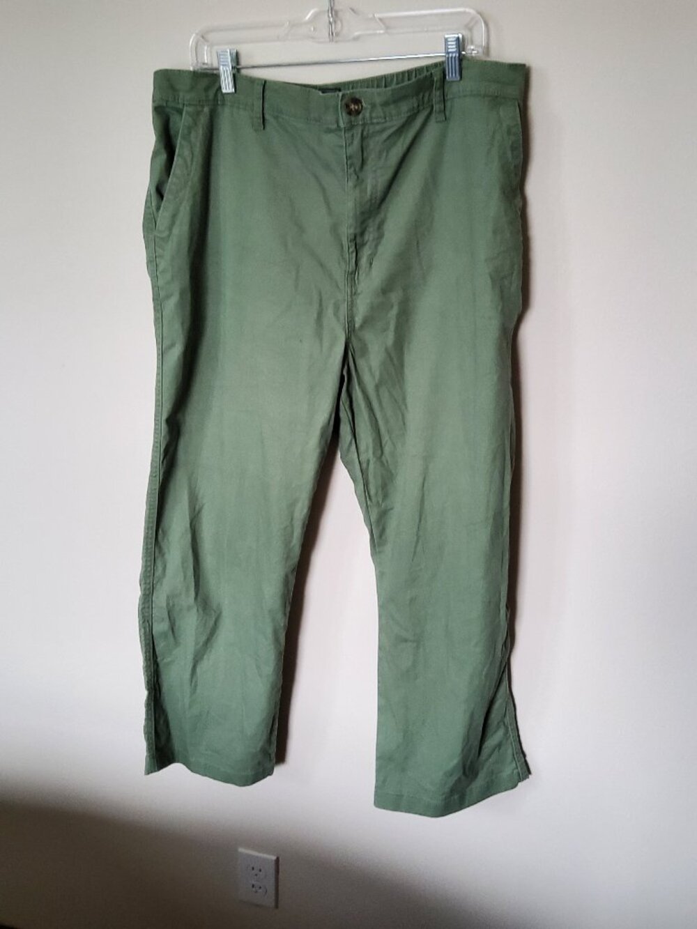 GH Bass & Co Olive Green pant size 16